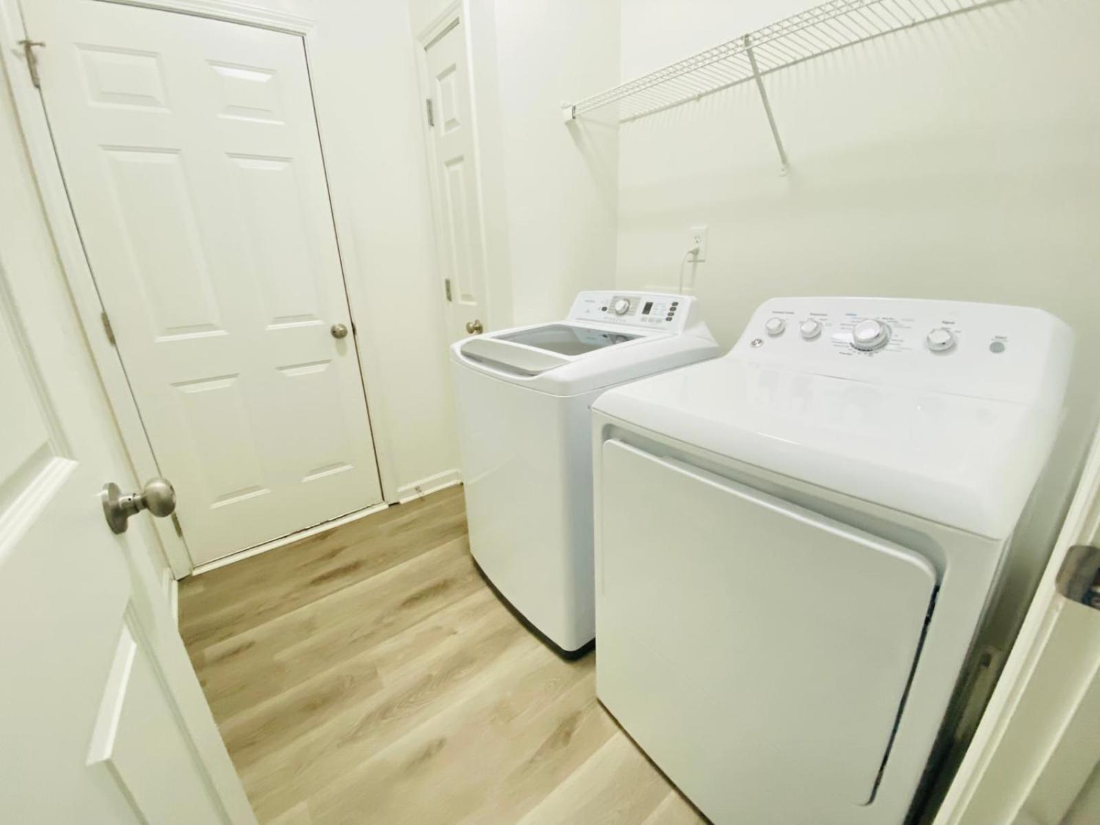 Spacious Room With Shared Bathroom Роли Экстерьер фото